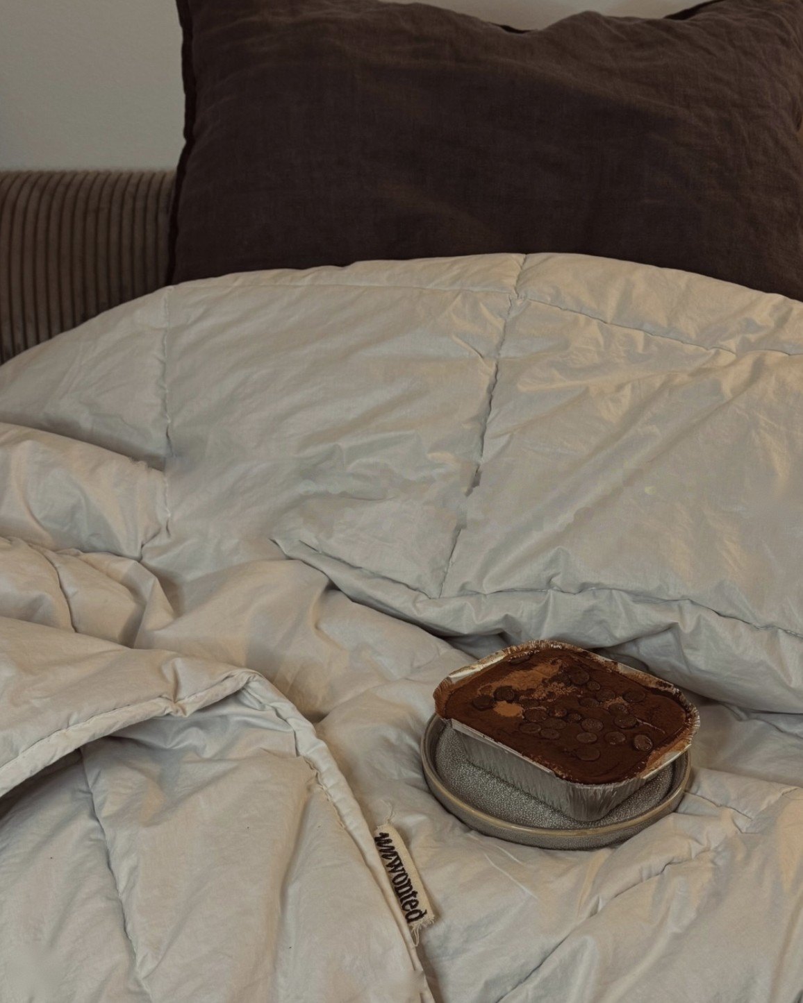 Tiramisu on an UNWONTED alpaca duvet