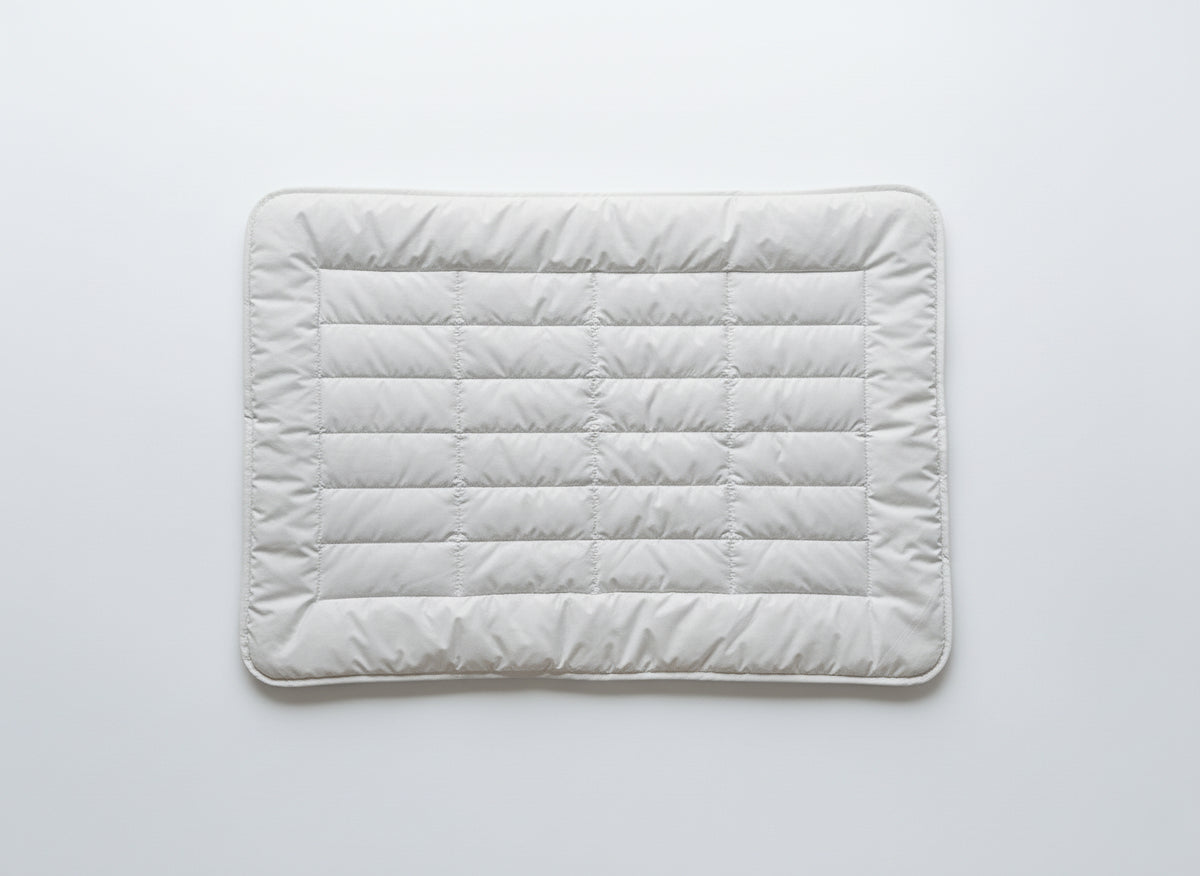 Babydyne på 70 × 100 cm med polsk alpakafiber og synlige quiltesømme